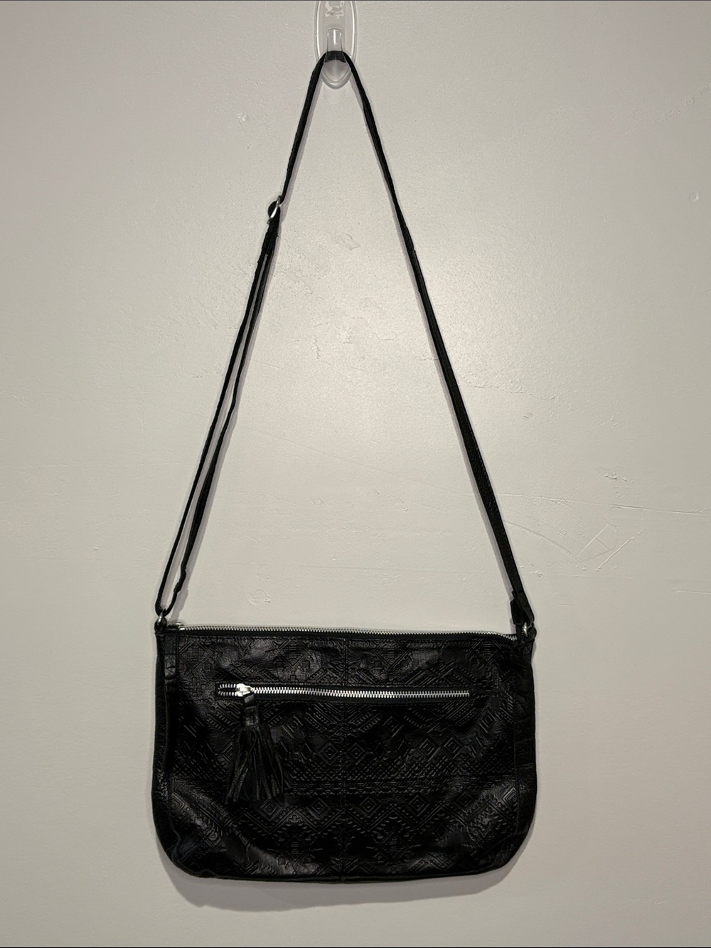 DAY MOOD Carla Black Crossbody Shoulder Bag - Sleek Everyday Carry